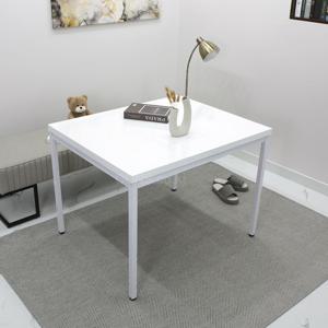 깔끔한 화이트 프레임 900 x 800 4인용 식탁 조립식 코팅 상판 철제 테이블