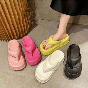 폭신 쿠션 7cm 키높이 쪼리 슬리퍼 층간소음차단 실내 통굽 슬리퍼 여름 여행 비치 샌들