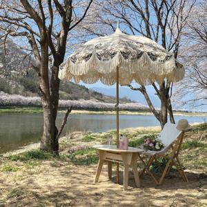 감성캠핑 파라솔테이블 우드 자작나무 조립식 접이식 피크닉 카페테이블 홈테이블