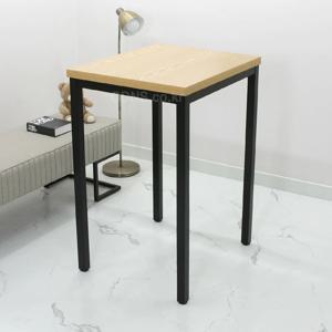 깔끔한 오크 상판 600 x 600 정사각 40각 철재 다리 스탠딩 서서 쓰는 높은 책상