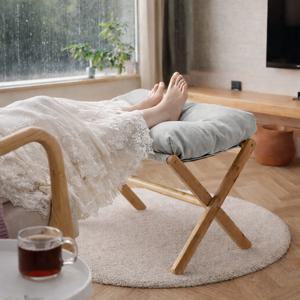 원목 쿠션형 풋스툴 발받침대 거실 쇼파 발받침 의자 쿠션 스툴 인테리어 풋레스트 간이의자