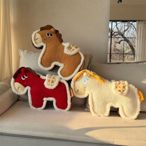 [해외] 북유럽 말 인테리어 쿠션 침대 의자 등쿠션 등받이 애착인형 집들이 선물