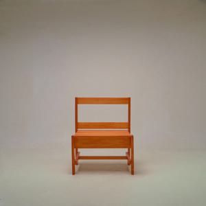 앉으면 수납이 되는 원목 의자 Modi Drawer Chair