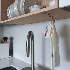주방 무타공 수납 스텐 일체형 고무장갑 집게 건조대 싱크대 공중부양 수세미 행주 걸이