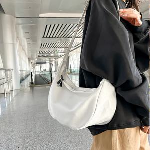 반달크로스백 캔버스백캐주얼가방 무지가방 호보백 숄더백