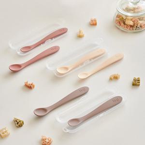 승빈맘 x 콜라보마켓 1+1 2단계 안심 실리콘 유아 이유식스푼 아기숟가락 (케이스포함)