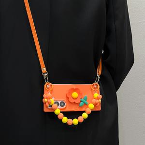 TEMU 휴대폰 케이스 - 투피스 스킨 필 - 생생한 오렌지 + 입체적인 오렌지 꽃 + 오렌지-노란색 꽃 캔디 비즈 핸드백 + 오렌지 가죽 크로스바디 휴대폰 케이스 Z Fold 7 Z Fold 6 Z Fold 5 Z Fold 4 Z Fold 3