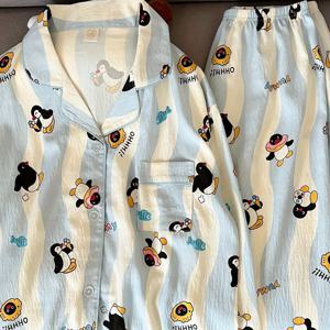 TEMU 새로운 긴팔 및 긴바지 아웃도어 웨어 세트. 만화 펭귄 디자인의 가디건이 특징이며, 플러스 사이즈 여성에게는 아늑한 가을 잠옷 및 캐주얼 홈웨어로 완벽합니다. 투피스 세트입니다.