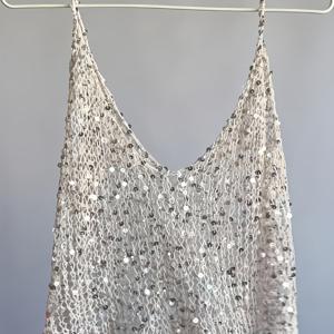 TEMU 스팽글 홀아웃 캐미솔, V넥 비치 가운, 해변 분위기 연출을 위한 필수 아이템, 휴가용, 매일 입는 섹시한 레이어링 아우터웨어, 휴가 의상, 음악 페스티벌, 바닷가 휴가, 파티 의상