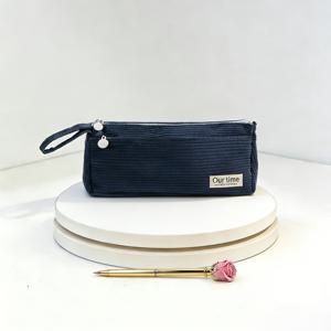 TEMU 넉넉한 수납 공간을 제공하며 촉촉하고 피부에 부드러운 새로운 이중 레이어 코듀로이 필통을 소개합니다. 십대, 성인, 남성 및 여성에게 이상적인 휴일 선물입니다. 제안되는 색상에는 딥 블랙, 엘레강트 그레이가 있습니다.