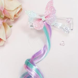 TEMU 꿀땡이 귀여운 헤어 클립, 그라데이션 컬러 곱슬머리 특징, 몽환적인 컬러풀 그라데이션 반짝이는 별/나비 클립, 초록색, 분홍색, 보라색 헤어 익스텐션에 어울리는 데일리 사용에 적합한 가발 또는 옆머리 땋기