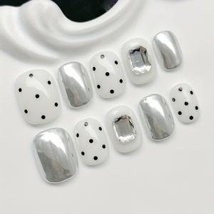 TEMU 10개 세트 핸드메이드 프레스온 숏 스퀘어 네일, 도트 디자인, 귀여운 실버 컬러; 봄/여름용 탈부착 가능한 재사용 가능 네일 아트 DIY 매니큐어 키트 (젤리 글루 & 네일 파일 포함)