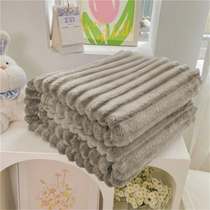 TEMU 따뜻하고 포근한 빈티지 스타일 인조 토끼털 담요. 소파, 침대, 야외 캠핑에 적합하며 선물용으로도 좋습니다.