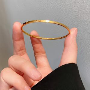 TEMU 티타늄 스틸, 색상 변색 방지, 3생 3세 광택 클로즈드 백, 우아한 고급 팔찌, 주우가 스타일, 세련된 커플 팔찌, 단순한 원형 팔찌, 여성 원형 디자인, 쉬운 홀리