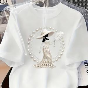 TEMU 펄과 라인스톤 장식이 있는 프린트 티셔츠. 부드럽고 통기성이 좋은 원형 넥과 반팔 디자인으로, 봄과 여름에 어울리는 세련된 캐주얼한 아이템입니다.