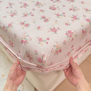 TEMU 핑크 로즈 소형 플로럴 패턴 스위트 스타일 피트 시트 3pcs 세트, 싱글 피트 시트 + 2개 베개커버, 360° 풀 랩 세탁 가능, 부드러운 기계 세탁, 사계절 사용 가능, 베개 내장 불포함