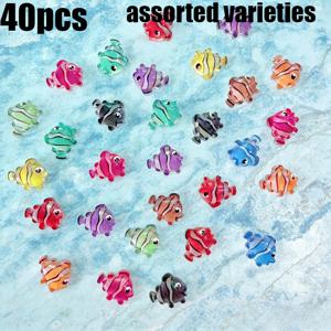 TEMU 다양한 색상의 미니 레진 플랫 백 물고기 40개 세트입니다. 네일 아트, 헤어 장식, 귀걸이, 의류 장식, 신발 장식, 폰 케이스 디자인 및 기타 주얼리 프로젝트 제작에 적합하여 훌륭한 옵션입니다.