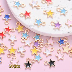 TEMU 7X9mm 사이즈의 혼합 색상 합금 금속 에나멜 소형 참 세트 50개입. 팔찌 및 목걸이 제작 등 주얼리 제작에 적합합니다.