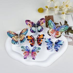 TEMU 여성을 위해 디자인된 오버사이즈 나비 헤어 클립 6개 세트. 미끄럼 방지 대형 그립, 상어 클립 스타일, 생생하고 나비 디자인, 튼튼한 플라스틱 재질로 제작. 결혼식, 발렌타인데이, 파티, 마르디 그라에 적합.