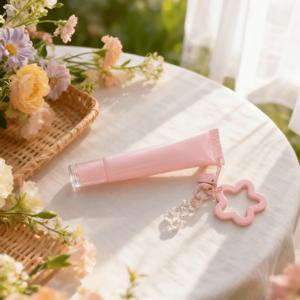 TEMU 1개 15ml 기울어진 패셔너블 립글로스 튜브, 리필 가능 화장품 용기, 스퀴즈 디스펜싱 병, 뷰티 도구, 별 펜던트 포함, 곰돌이 펜던트 립글로스 튜브 - 패셔너블 스퀴즈 빈 소프트 튜브 ( 캡 포함), 립글로스 디스펜싱 및 사용