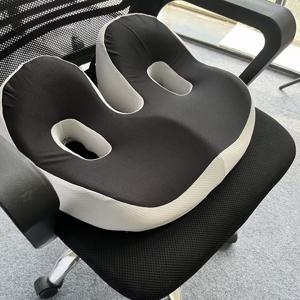 TEMU 엉덩이와 허리를 이중으로 지지하는 차량용 시트 쿠션 - 느린 복원력 메모리폼, 통기성 좋고 편안함 - 간편한 세척을 위한 탈부착 및 세탁 가능 - 그레이와 블랙의 듀얼 컬러 - 장시간 운전을 위한 필수 엉덩이 보호대