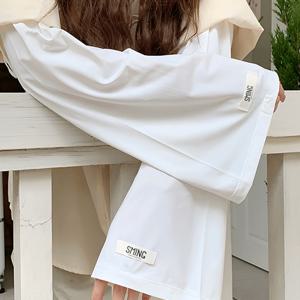 TEMU 여성용 우아하고 편안한 팔 슬리브 1개 - 가볍고 통기성이 좋으며 신축성 있는 폴리에스터로 제작된 벨형 슬리브 디자인. 플러스 사이즈로 야외 운전 및 여름 활동에 적합. 슬림핏과 드레이핑 원단으로 매끄러운 질감을 제공하며 편안하고 피부에 친화적인 착용감. 휴일 선물로 이상적인 선택