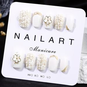 TEMU 핸드메이드 네일 아트, 10개/세트, 화이트, 엑스트라 쇼트 사다리꼴, , 패셔너블, 향수 스타일, 프렌치 네일 아트, 네일 아트, 여름 네일 아트, 패치 네일 아트, 우아하고 넉넉한 디자인, 젤 폴리싱, 글리터, 캣아이 효과