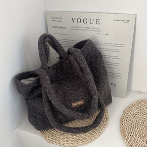 TEMU 2025년 가을/겨울 신상 한국 스타일 플러시 소프트 싱글 숄더 바디백 겨드랑이 가방 대용량 듀얼 사용 출퇴근 핸드백 토트백, 패셔너블 다용도 여성 핸드백, 여성 가방, 가을/겨울 출퇴근 및 쇼핑 필수품 바디백