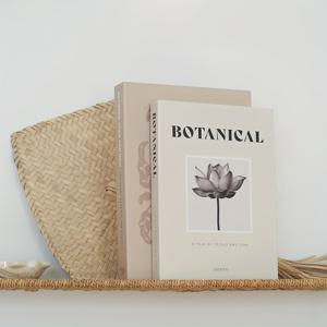 TEMU 미적 감각의 장식용 책 - 커피 테이블, 거실, 책장, 침대 옆 선반 또는 벽난로를 향상시키는 2권의 정교한 종이 책 세트. 스타일리시한 장식 액센트를 위한 쌓을 수 있는 현대적인 홈 데코 모조 책이 특징입니다.