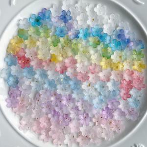 TEMU 180개 1.1cm/0.433인치 벚꽃 모양 비즈, 3D 골든 복숭아꽃 비즈 그라데이션 꽃 비즈, 장식용 비즈&비즈 세트 주얼리 만들기 용품, 선택된 패셔너블한 컬러풀 벚꽃 비즈, 팔찌, 귀걸이, 목걸이 및 공예에 이상적. 비즈와 비즈 조합