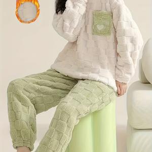 TEMU 겨울 따뜻한 플리스 파자마 세트, 쉬운 하트 패턴으로 라운지웨어로 입기 좋음