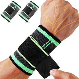 TEMU 손목 슬리브, 압박 손목 스트랩, 지지 랩이 포함된 2개 세트입니다. 피트니스 및 역도에 적합하며 통기성이 좋고 편안하며 조절이 가능합니다. 블랙 및 그린 색상으로 제공되며, 범용 사이즈입니다.