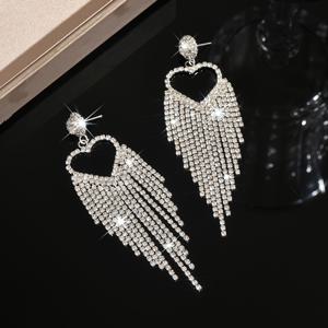 TEMU 세련된 하트 모양 태슬 귀걸이 - 특별한 날을 위한 완벽한 선물, 일상적인 스타일과 고급스러움을 조화시키는