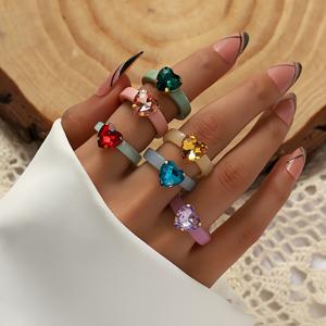 TEMU 6개 여성 패션 반지 세트 창의적인 니치 디자인 캔디 컬러 아크릴 하트 모양 반지 데일리 착용 매칭 선물