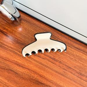 TEMU 14세 이상 웨딩 아세테이트 우아하고 심플한 클로 클립, 신선하고 달콤한 베이지 샤크 클립, 뒤머리 번머리, 캐주얼 휴가, 여행, 통근, 파티에 활용 가능, 스승의 날을 위한 완벽한 선물