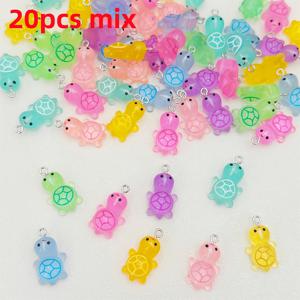 TEMU 10/20개 야광 미니 거북이 레진 참, 랜덤 컬러, 핸드메이드 주얼리, 펜던트, 귀걸이, 체인 장식, 창의적인 선물, 귀걸이, 목걸이, 팔찌, 발찌, 커플 창의적인 선물, 레진 액세서리 부품