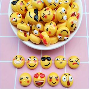 TEMU 20가지 귀여운 레진 참 액세서리, 행복, 수줍음, 놀라움, 눈물 등 정교한 패턴, 헤어클립, 폰케이스, 물병, 신발 장식용 - 다용도 DIY 주얼리 & 공예 재료. 장식품 제작에 사용된 소재