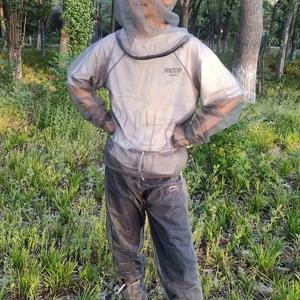 TEMU 통기성 메쉬 모기 방지 아웃도어 기어 세트 - 후드 탑, 모기 방지 바지, 장갑, 발 커버 포함. 가볍고 통기성이 뛰어난 피부 접촉 없는 디자인으로 과도한 발열 방지. 낚시나 여행에 이상적이며, 곤충, 파리, 모기, 마리, 그넷으로부터 안전을 보장합니다. 낚시와 하이킹 등 다양한 아웃도어 활동을 편안하게 즐기세요