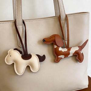 TEMU PU 가죽 다크로메트 개와 말 키체인 - 자동차 키체인, 가방, 휴대폰 고리에 적합한 조절식 스트랩, 브라운/화이트 투톤 귀여운 강아지 여성용 선물, 차량용 다크로메트 테마 장식품