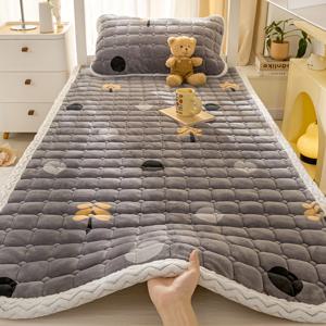 TEMU 고급스럽고 부드러운 벨벳 매트리스 프로텍터 - 저자극성, 통기성 있는 플란넬 얇은 매트리스 커버, 아늑한 가을 및 겨울 편안함을 위해 - 침실, 아파트, 손님방, 호텔, 기숙사에 적합 - 세탁기 사용 가능, 주름 방지, 변색 방지, 간편한 설치, 크리스마스 선물