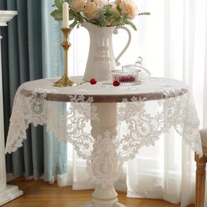 TEMU 1개 폴리에스터 화이트 메쉬 원단, 흰색 실 자수 꽃무늬 컨트리 아웃도어 웨딩용 홈 키친 테이블보, 벽장 및 침대 옆 탁자 신발장 드레싱 테이블 커버, 파티 플레이스매트, 가족 모임 장식, 피크닉 야외 장식, 결혼 시즌 선물