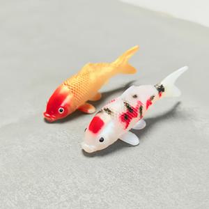 TEMU 2개 세트 인공 잉어 수조 장식 - 생동감 넘치는 오렌지색과 흰색, 검정/빨간 패턴, 실내 담수 연못 및 조경용, 내구성 있는 플라스틱 탱크 소품, 휴식을 위한 수생 애완 동물 액세서리, 자연스러운 비늘 디자인과 감각적인 눈