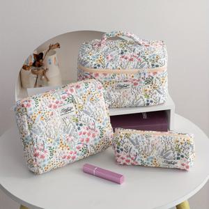TEMU 2025 신상 여성용 플로럴 퀼트 화장품 파우치 - 대용량 여행 메이크업 정리함, 지퍼 수납공간, 페이스텔 플로랄 디자인, 내구성 있는 소재 (일본식 한국 스타일)