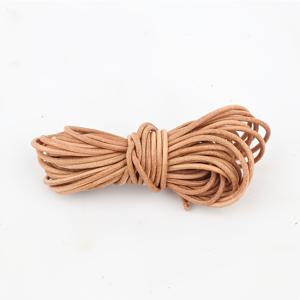 TEMU 천연 가죽 코드는 6야드(216.5인치) 또는 5.5미터입니다. 5가지 직경(1-1.5-2-2.5-3mm)을 제공하며 매끄러운 표면입니다. 자연색, 검정색, 다크 브라운 색상 중에서 선택할 수 있습니다. 프로젝트, 공예에 사용할 수 있습니다.