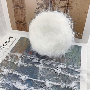 TEMU 기계 뜨개질, 손뜨개질, 코바늘 뜨개질에 적합한 100그램 흰색 혼방 털실입니다. 흰색 웨딩 드레스 스타일의 수제품 제작을 위해 설계된 특별한 긴 털실이며, 코바늘 가방, 모자, 스카프, 스웨터 제작에 완벽합니다.