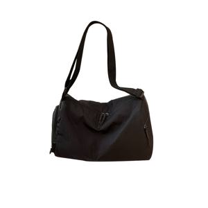 TEMU 스포츠 및 피트니스 가방, 가볍고 활용도 높은 캐주얼 숄더 크로스백, 대용량 단기 여행용 가방, 수영, 요가, 피트니스 수납 가방, 다중 포켓 토트백. 여행/피트니스/수영/요가/직장/학교/쇼핑/야외 스포츠/여가 휴가에 적합. 2026 트렌드 색상: 댄스 화이트, 클래식 블랙, 민트 그린, 크림 옐로우