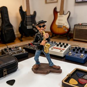 TEMU 1개 록 색소폰 연주자 조각상, 모던 레진 피규어 탁상 장식, 거실, 서재, 현관을 위한 창의적인 홈 , 오리지널 아트워크, 음악 애호가를 위한 이상적인 선물, 비전기식, 탁상 설치, 아버지의 날, 크리스마스, 할로윈에 적합