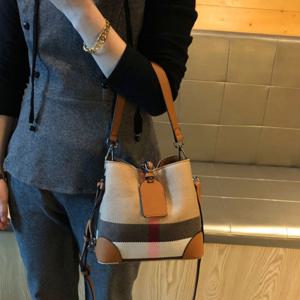 TEMU 홍콩 브랜드의 저렴한 고급 여성 가방 전문 브랜드에서 출시한 새로운 대용량 숄더 & 크로스바디 패션 버킷백