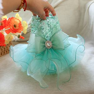 TEMU 공작 스타일의 애완동물 웨딩 드레스. 스팽글 장식이 있는 푹신한 스커트가 특징이며, 요크셔 테리어, 비숑, 포메라니안, 말테즈와 같은 소형견 품종에 적합합니다. 행복한 강아지를 더욱 아름답게 만들 것입니다.