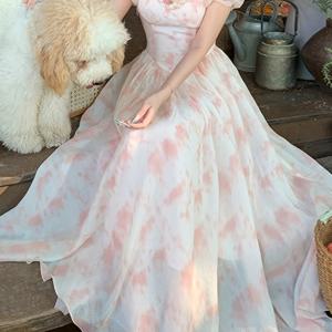 TEMU 프랑스스러운 분위기와 젊음의 매력을 풍기는 로즈 레이스 스퀘어넥 라인의 고급 쉬폰 드레스. 몽환적인 색상과 퍼프 소매가 특징이며, 휴가룩으로 완벽합니다.